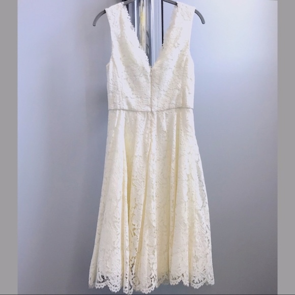 ✨NWT✨ Vera Wang Lace Dress (size 2) - Picture 3 of 8